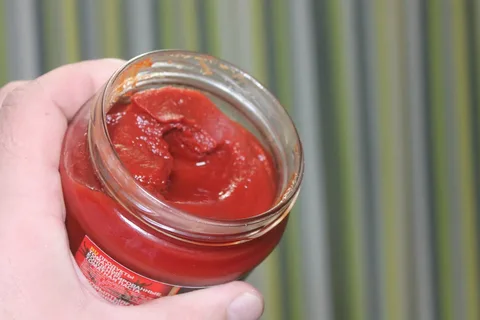 تصویر 3 از رب گوجه فرنگی قوطی در بسته بندی مقاوم و نشکن